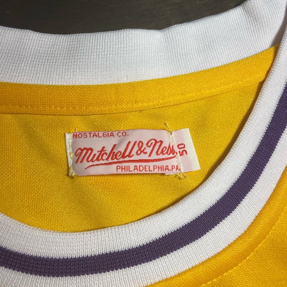 Wilt Chamberlain Mitchell & Ness Hardwood Classics authentic Lakers Jersey - Picture 3 of 10